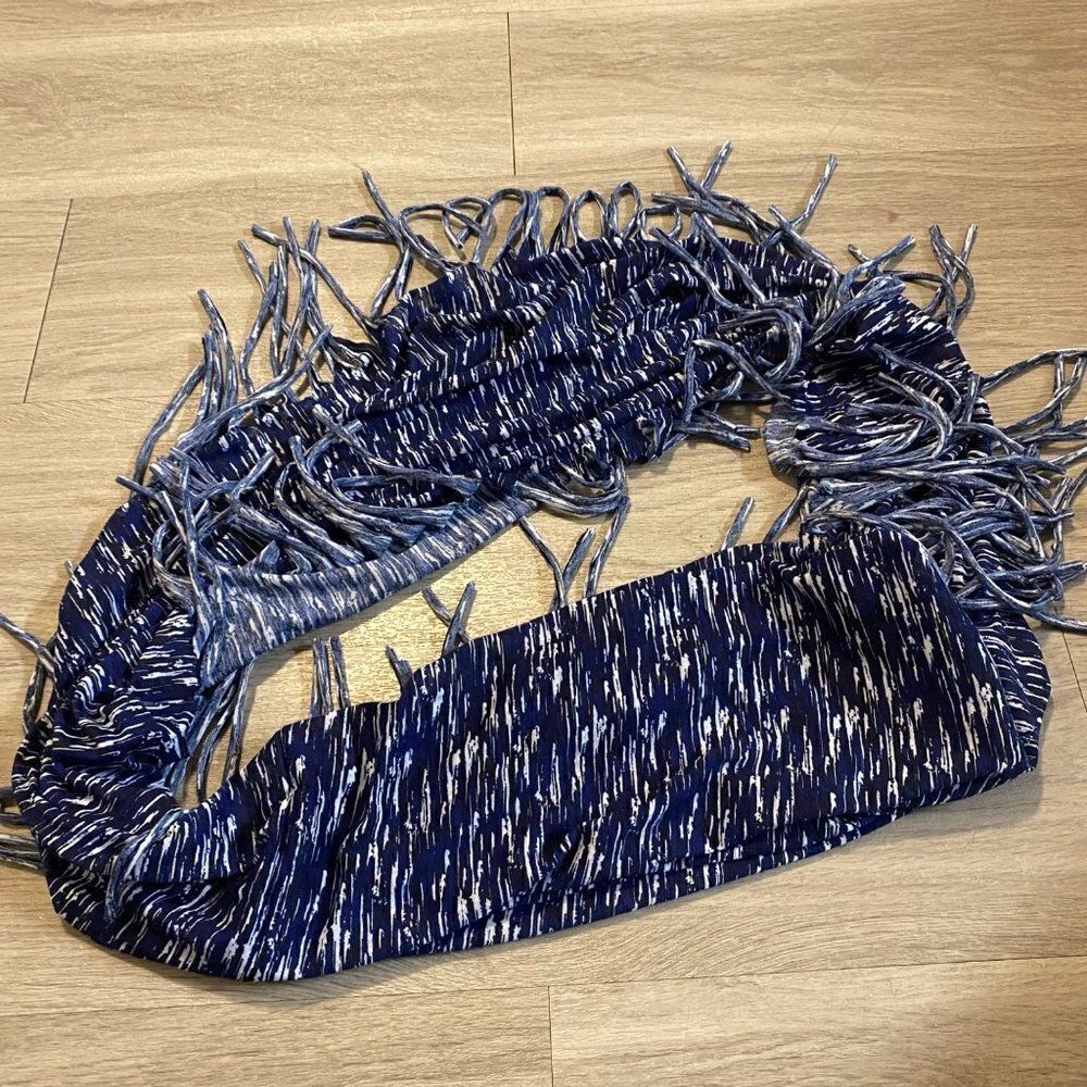 unbranded women's soft infinity scarf blue/white with fringe edges
